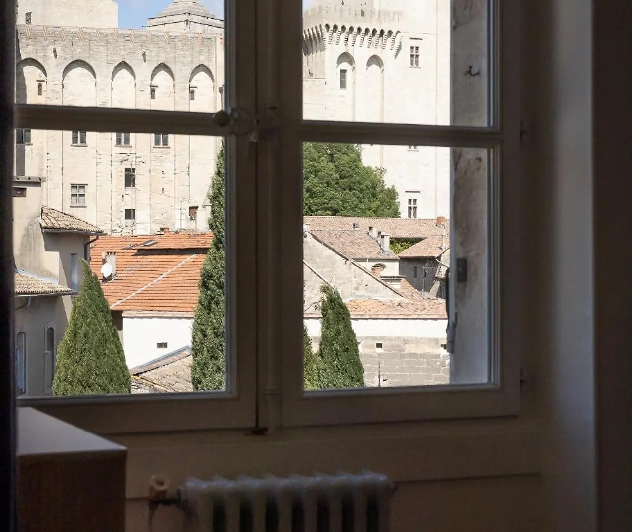 Avignon Intra-Muros, Vue Palais Des Papes Appartement
